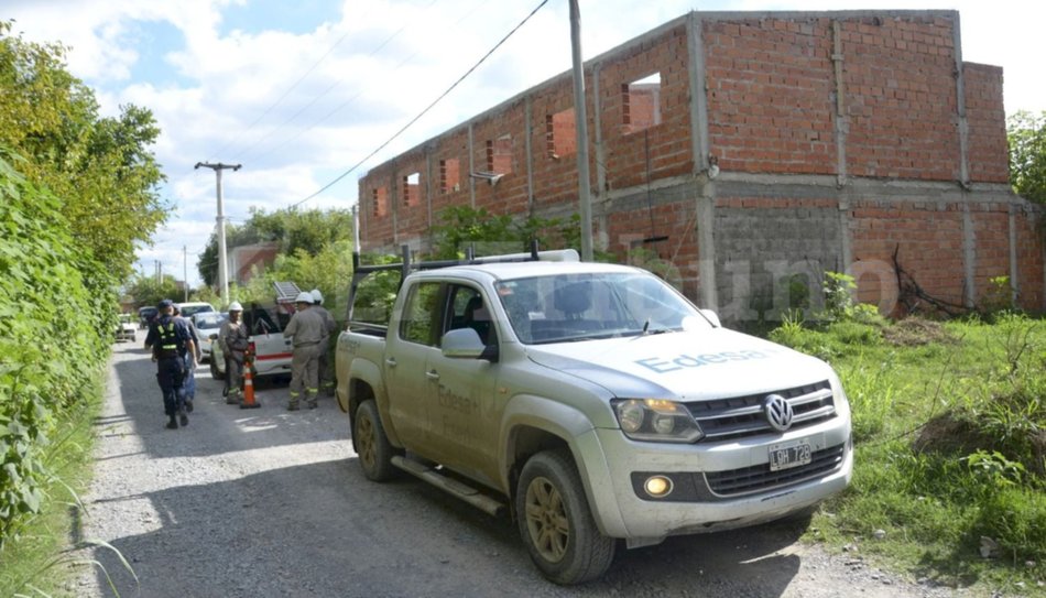 Accidente en Ampliación 14 de Mayo: un joven murió y hay dos heridos en una obra en construcción tras una descarga eléctrica - Accidente en Ampliación 14 de Mayo: un joven murió y hay dos heridos en una obra en construcción tras una descarga eléctrica
