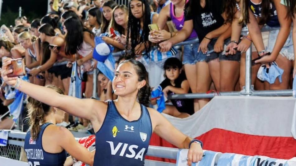Con la salteña Raposo, Las Leonas le ganaron a Australia en Santiago del Estero
