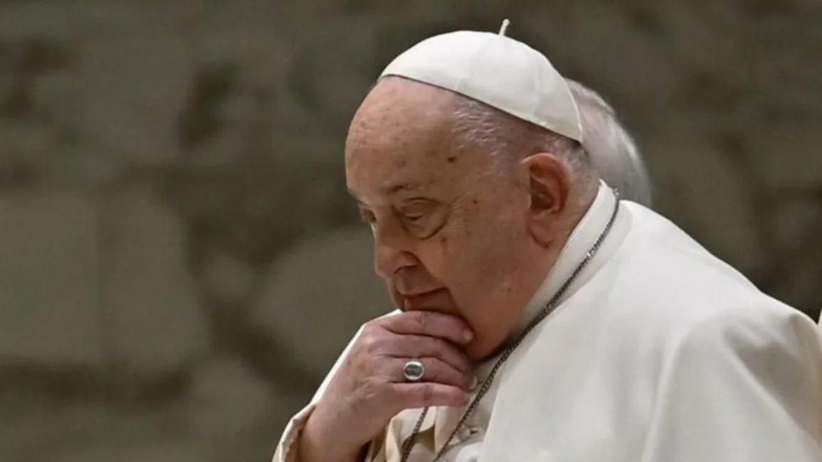 El papa Francisco pide que recen por él en un mensaje desde el hospital tras sufrir una crisis respiratoria