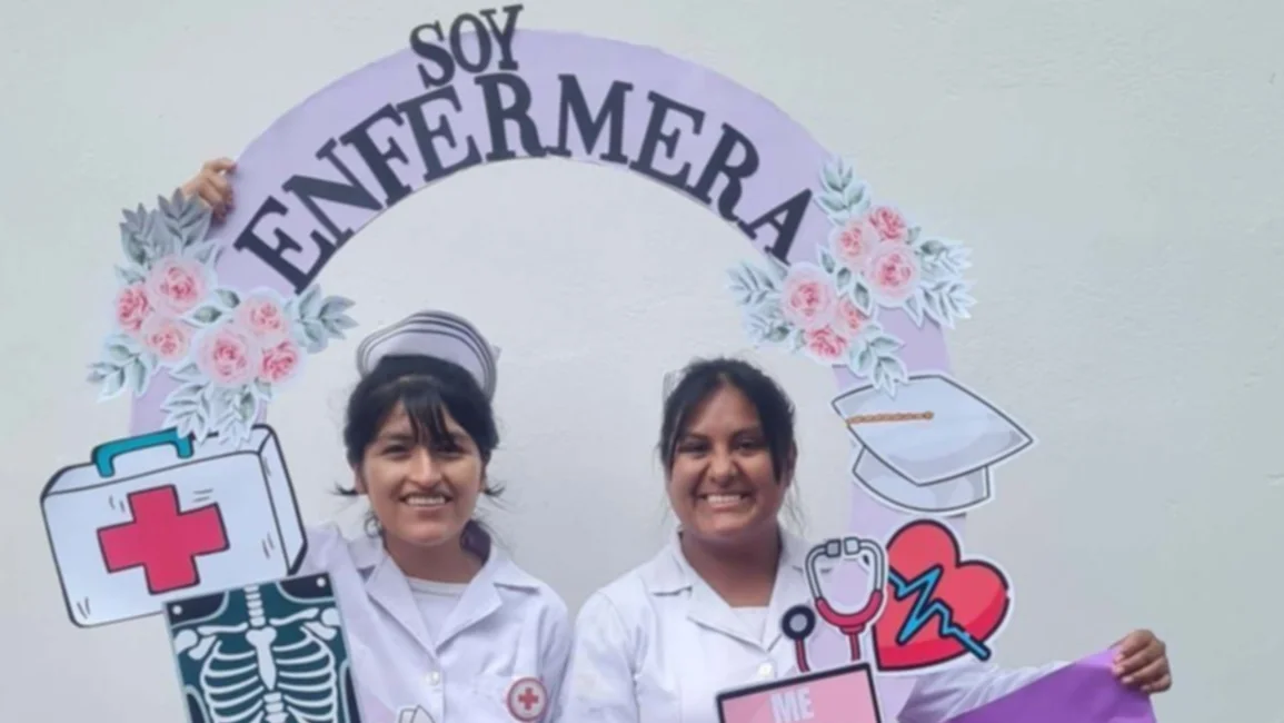 Dos jóvenes de la Quebrada se recibieron de enfermeras y quieren volver a sus pueblos para ayudar a su gente
