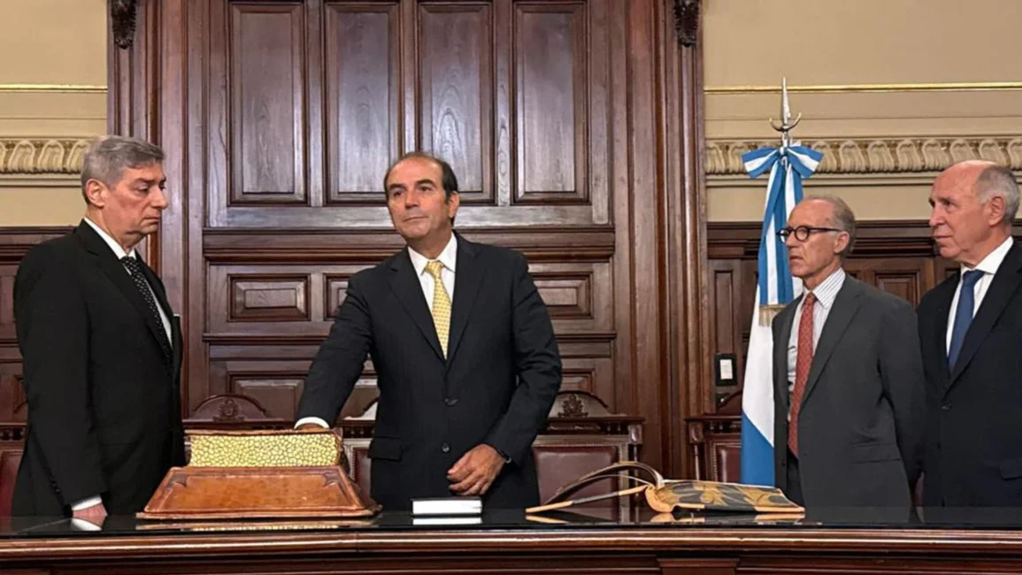 García Mansilla ya es juez de la Corte y Lijo debe esperar una semana