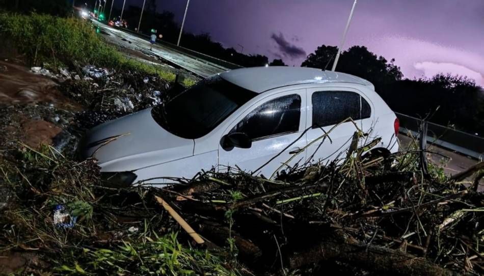 Rutas inundadas, casas dañadas y vecinos evacuados, durante el paso de un feroz temporal en Metán- Rutas inundadas, casas dañadas y vecinos evacuados, durante el paso de un feroz temporal en Metán