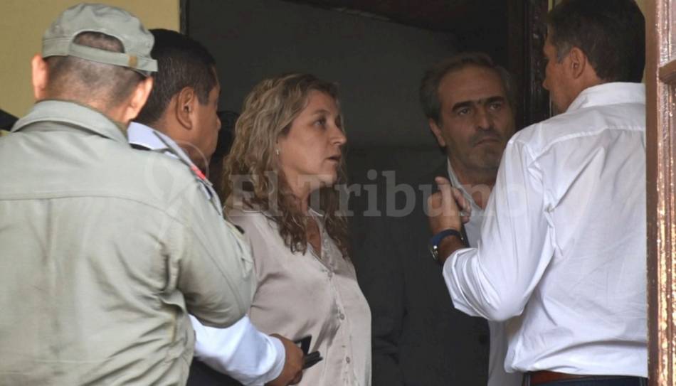 Femicida prófugo: el cerco se achica, pero el encubrimiento aún sostiene la fuga de Serapio