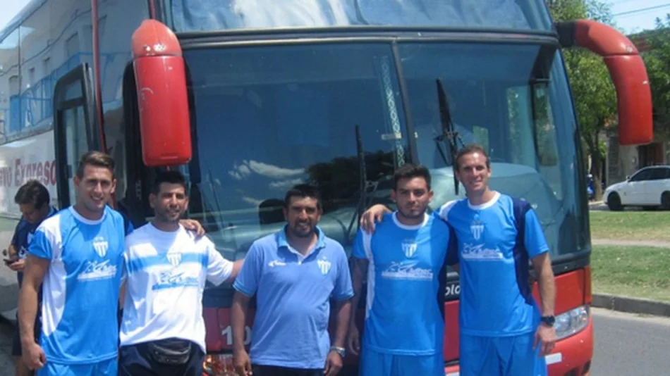 Juventud de Gualeguaychú, con el salteño Acosta, acaricia la cima