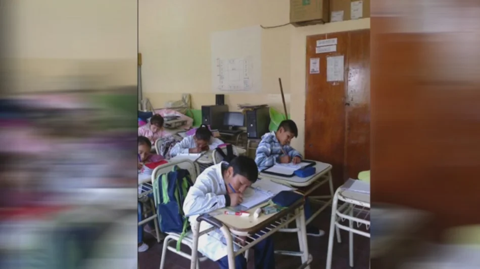 Alumnos de la escuela Velarde estudian en la celaduría porque un techo puede caerse