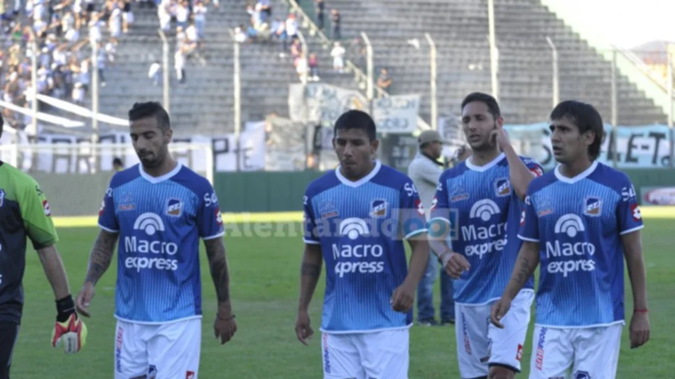 Cárdenas y Gorostegui vuelven para fortalecer la defensa de Juventud