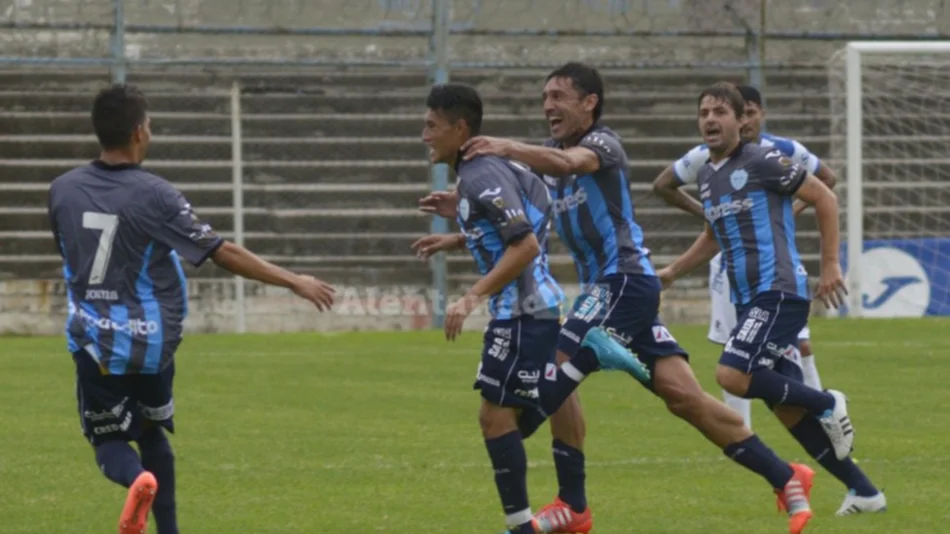 En Gimnasia se vienen replanteos para el clásico con el santo