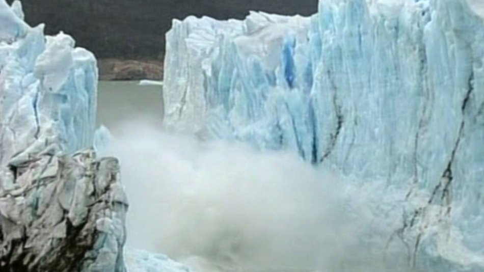 Se cayó el glaciar Perito Moreno: fue a las 10.55, bajo una intensa lluvia