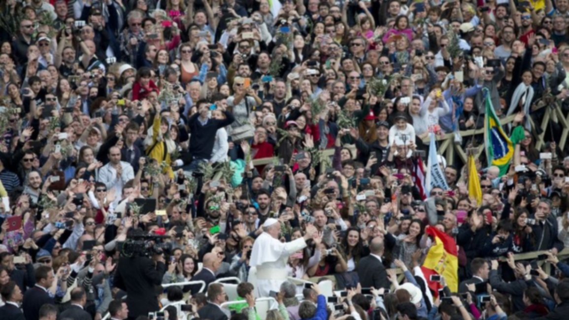 El Papa pide asumir compromiso con los refugiados en el Domingo de Ramos