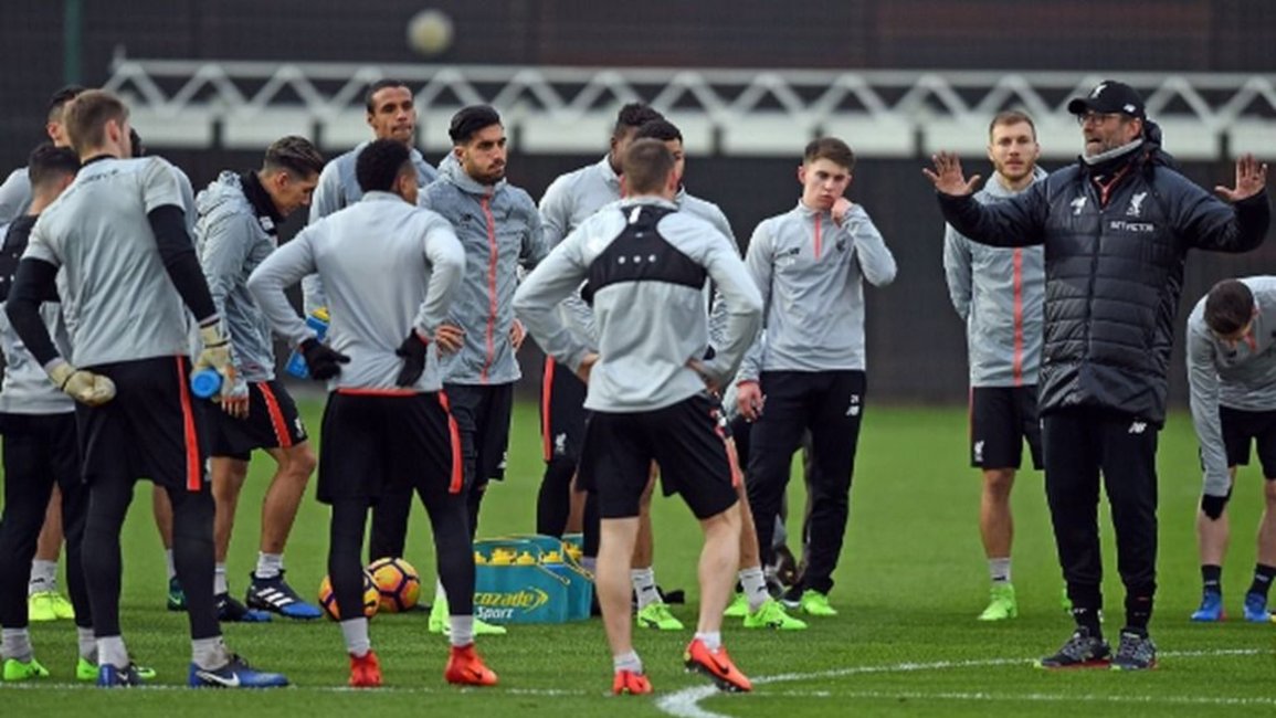 Liverpool y Arsenal buscan recortar la distancia con el líder Chelsea 