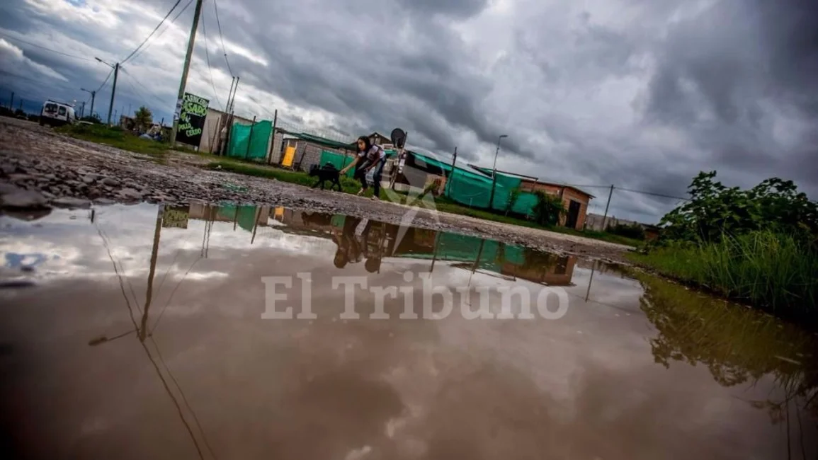 Denuncian desborde de pozos ciegos en Parque La Vega