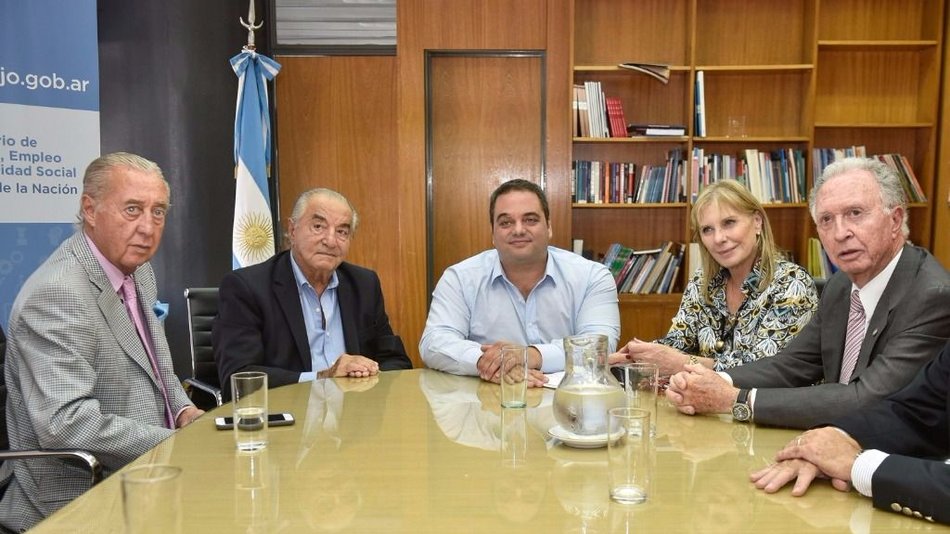Empleados de comercio recibirán un aumento salarial del 20%
