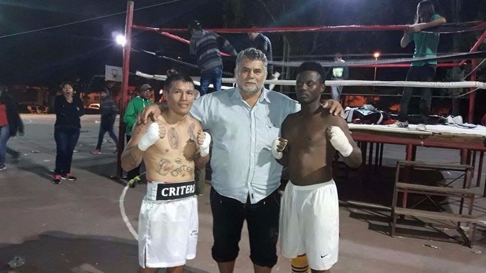 Fuerte labor de una escuela de box  para contener y apoyar a los jóvenes 