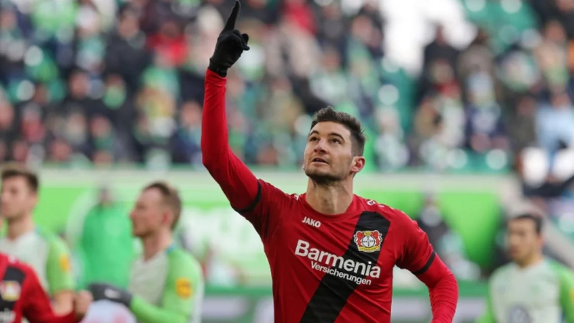 Alario le dio la victoria al Bayer Leverkusen sobre Wolfsburgo