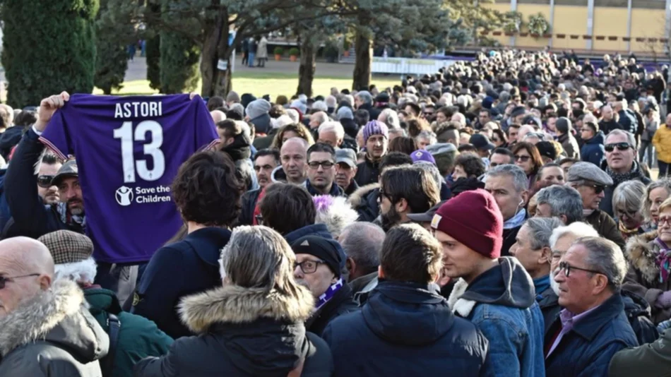 El fútbol italiano despidió al capitán de la Fiorentina Davide Astori