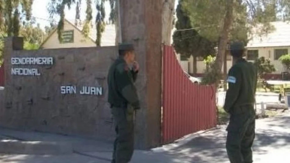 Una gendarme denunció que el Día de la Mujer un superior abusó de ella 