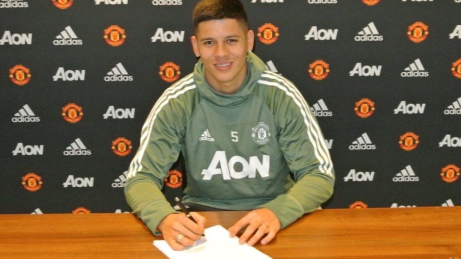 Marcos Rojo renueva con el Manchester United hasta el 2021
