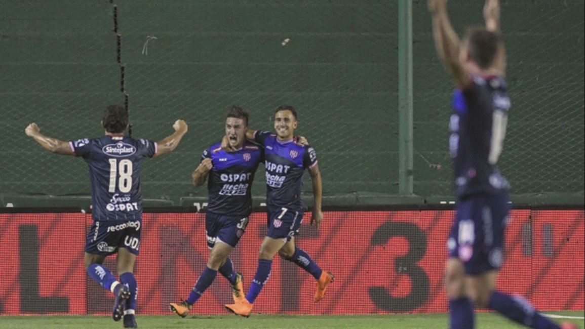 Unión, de visitante,  sorprendió a Banfield y le ganó  