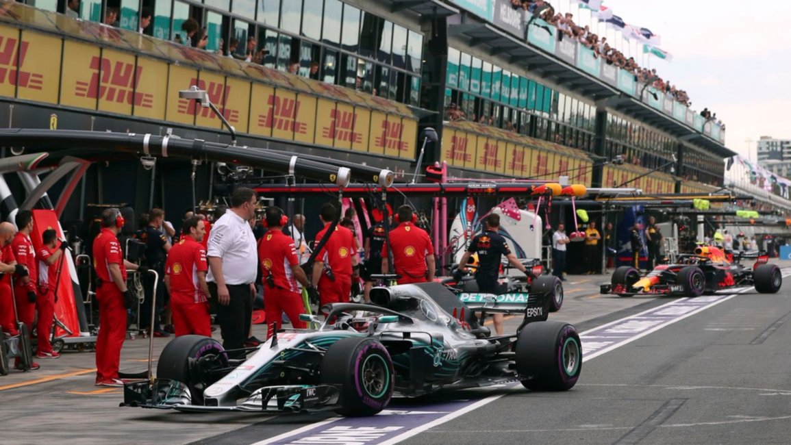 Hamilton no pierde la costumbre: larga primero en Melbourne