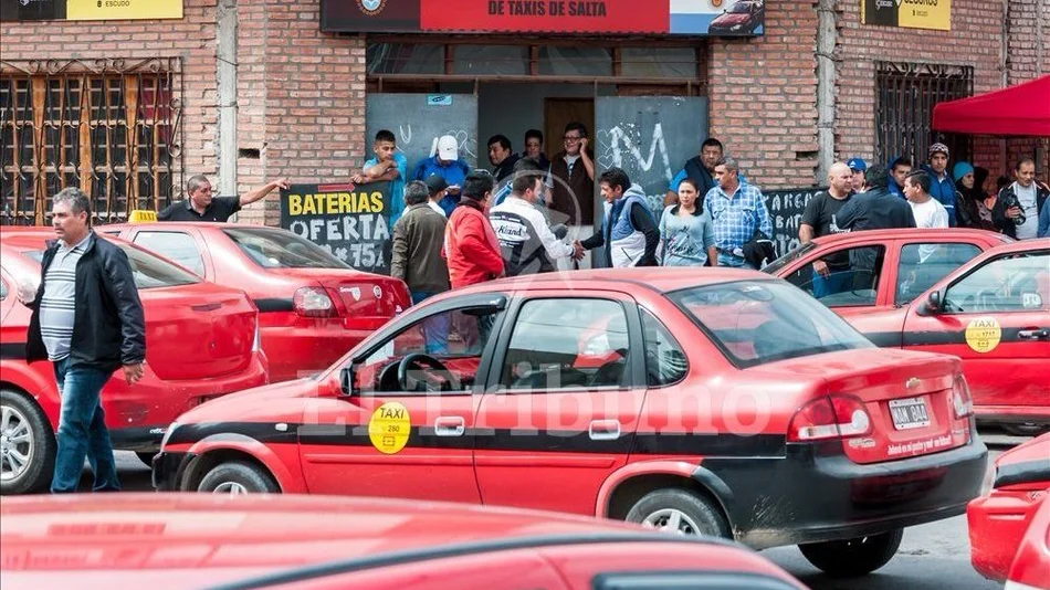 Piden más controles a los remises ilegales