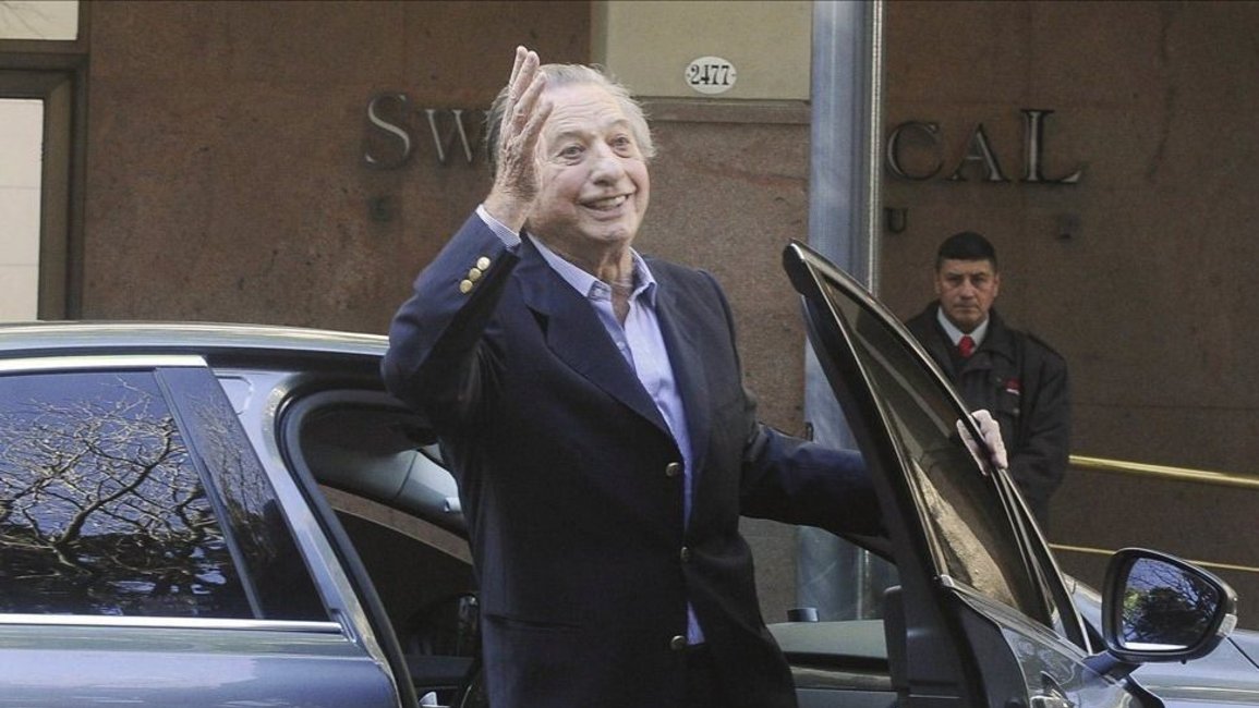 En una ceremonia íntima, Macri despidió a su padre en el cementerio Jardín de Paz 