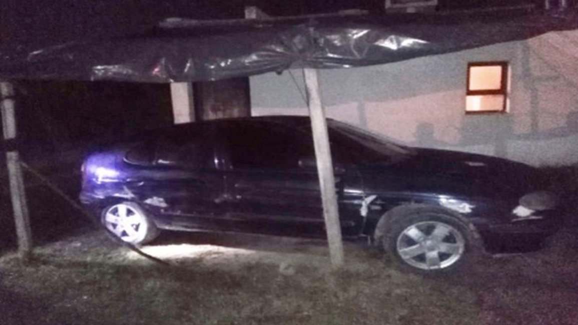 Una mujer murió al ser atropellada por un auto y el conductor huyó