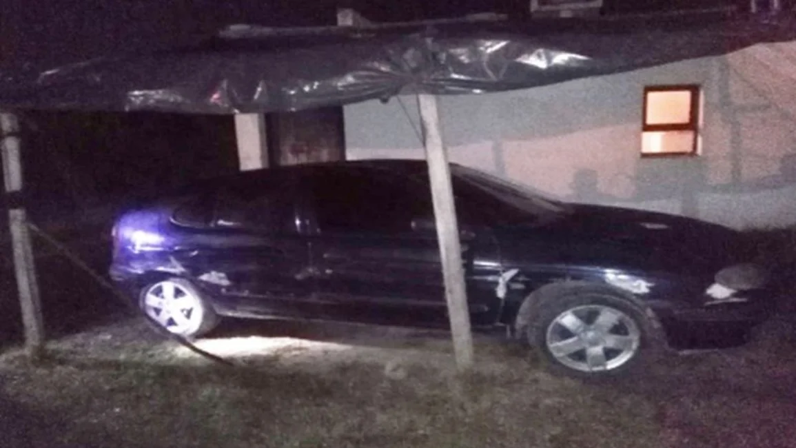 Una mujer murió al ser atropellada por un auto y el conductor huyó