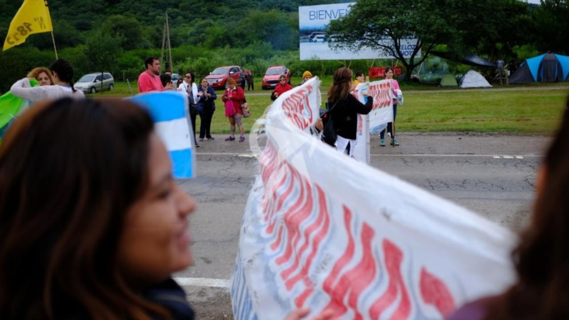 El Gobierno recibió a los docentes autoconvocados mientras siguen las negociaciones