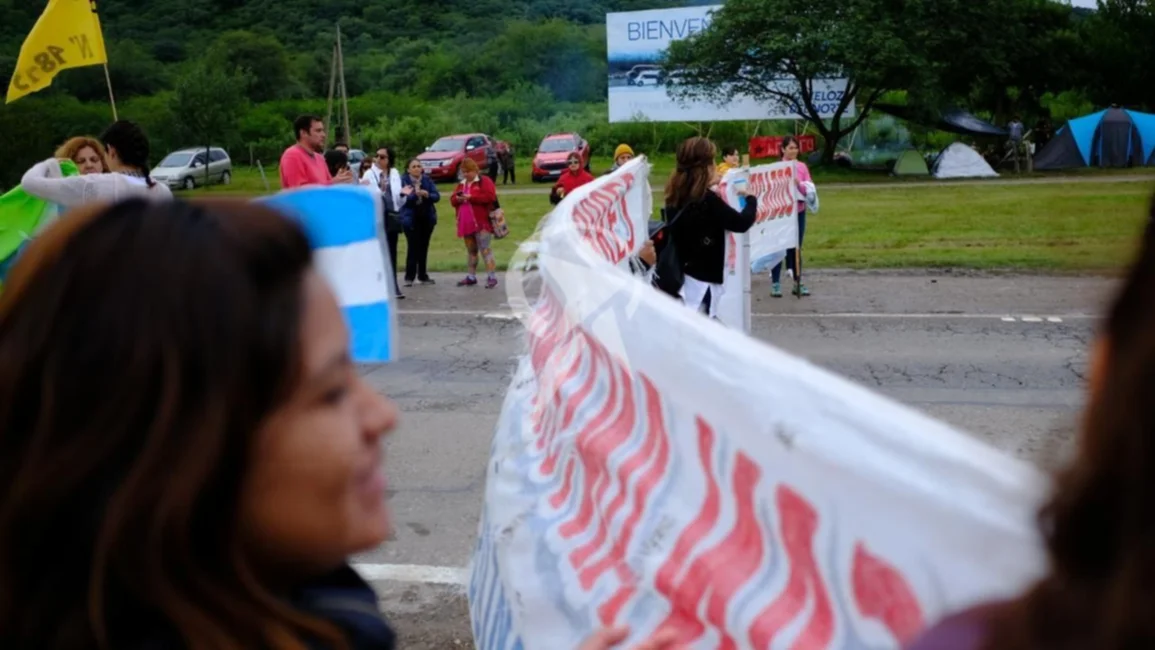 El Gobierno recibió a los docentes autoconvocados mientras siguen las negociaciones