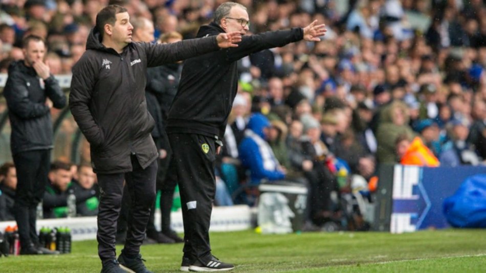 Leeds de Bielsa perdió y salió de puestos de ascenso directo