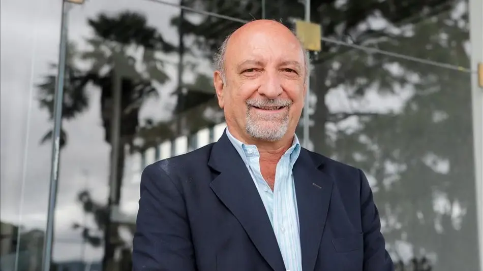 “Si siguen migrando del sector privado al público, el sistema de salud podría tener dificultades”	