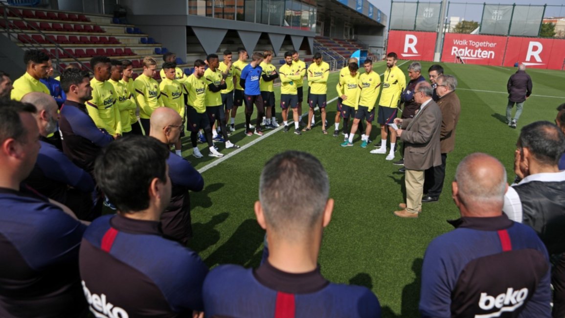Barça, con problemas de salarios y vestuario