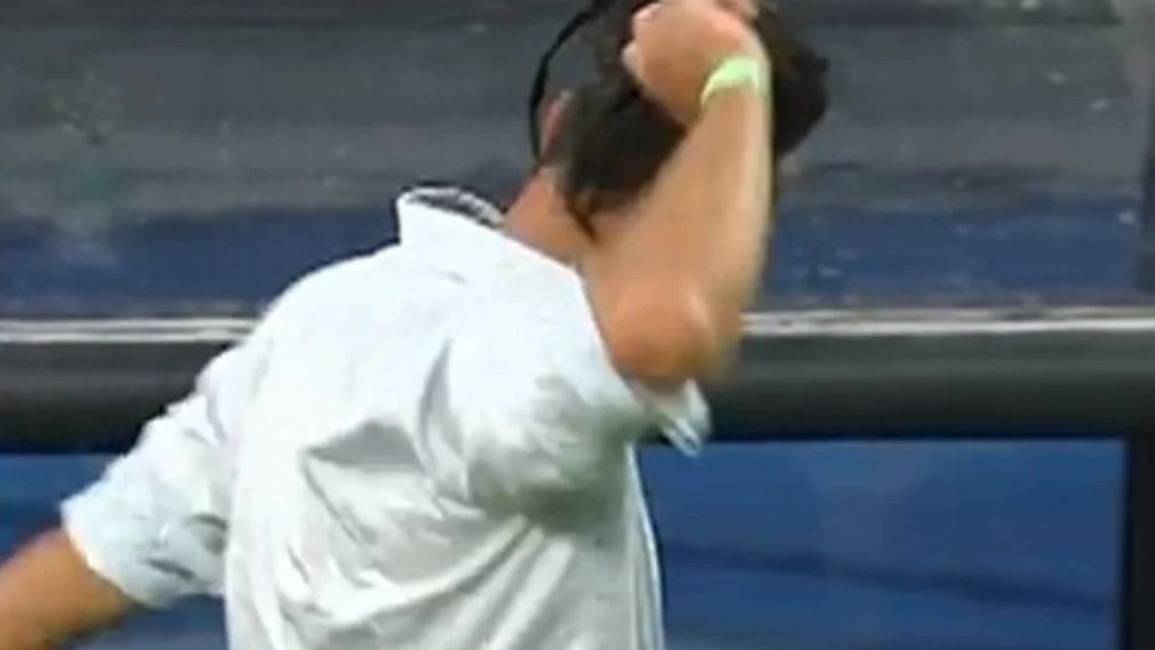 VIDEO. La furia de Pizzi: revoleó los anteojos después del tercero de River