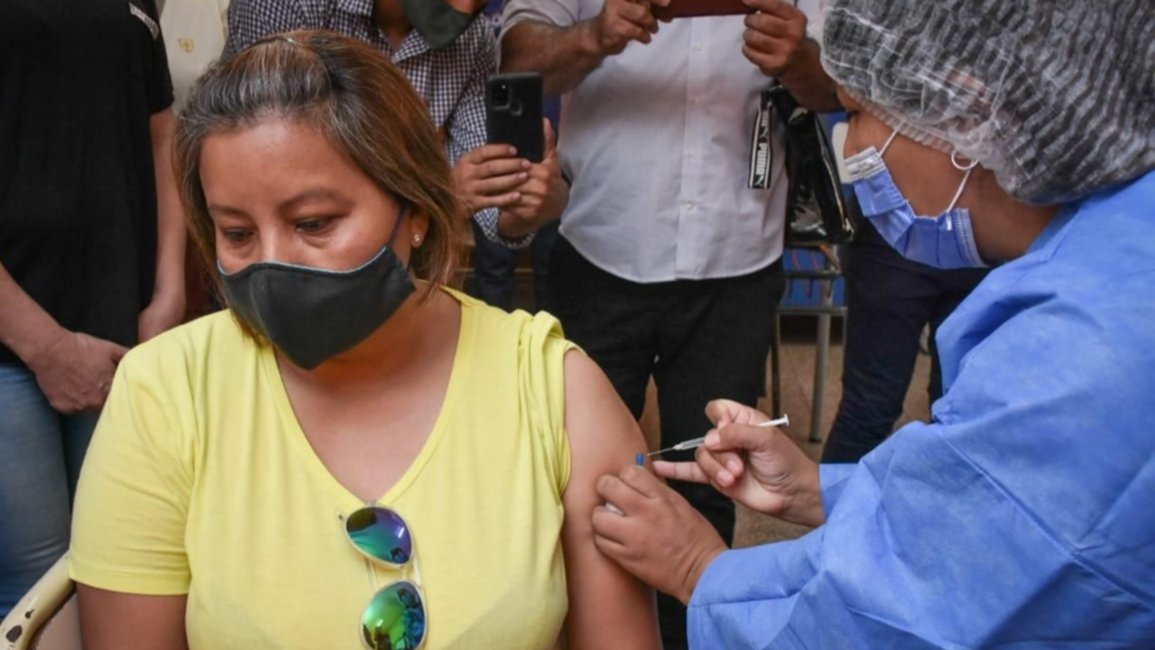 Tras la vacunación contra el COVID, sugieren esperar 14 días para aplicar la antigripal
