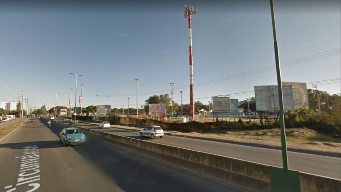 Un accidente en la avenida Bolivia terminó con un joven lastimado