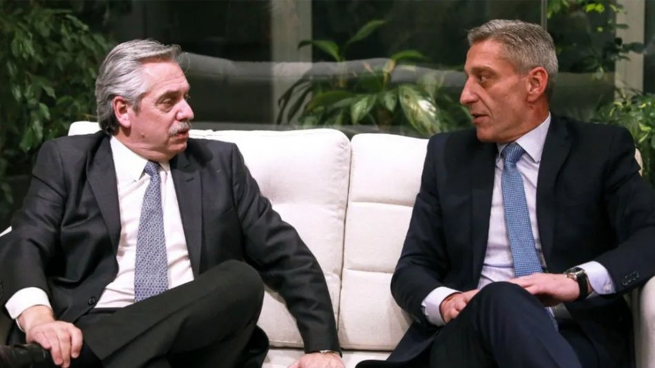 Ataque al Presidente: Tras las pedradas,  llueven acusaciones  cruzadas por la  responsabilidad