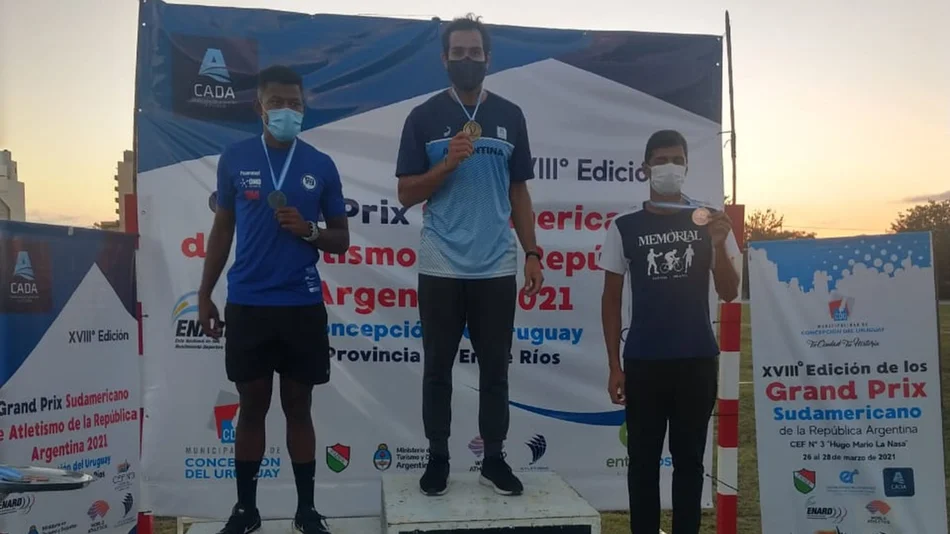 Díaz mantiene su lugar de privilegio en el salto triple