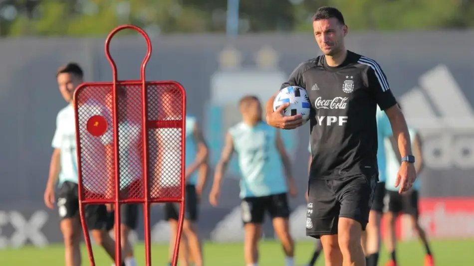 Scaloni prepara varios cambios para la despedida de la Selección como local por Eliminatorias