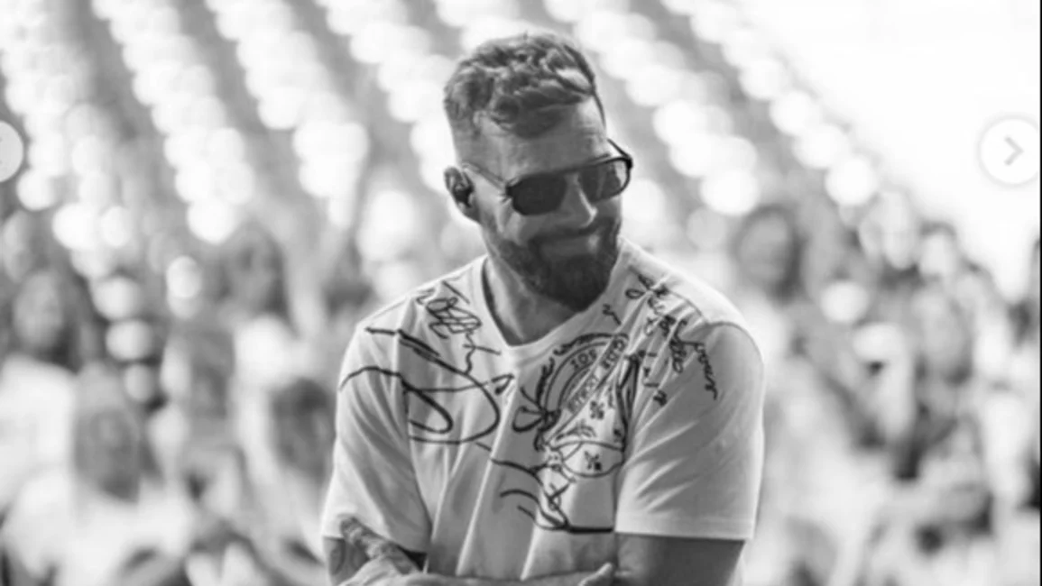 Ricky Martin llegó a Buenos Aires, en medio del amor de sus fans