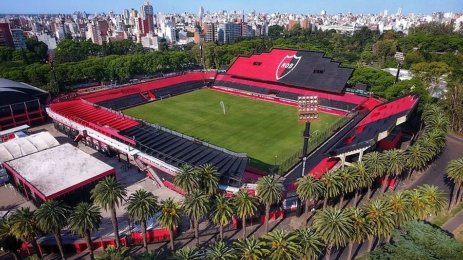 Por no pagar la cuota alimentaria de su hijo, le prohibieron ir a la cancha