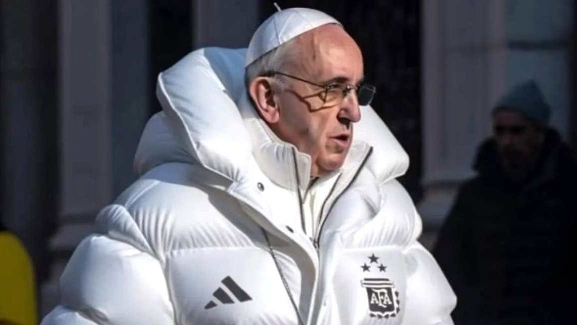 La verdad detrás de la foto del Papa Francisco con la campera de la selección argentina