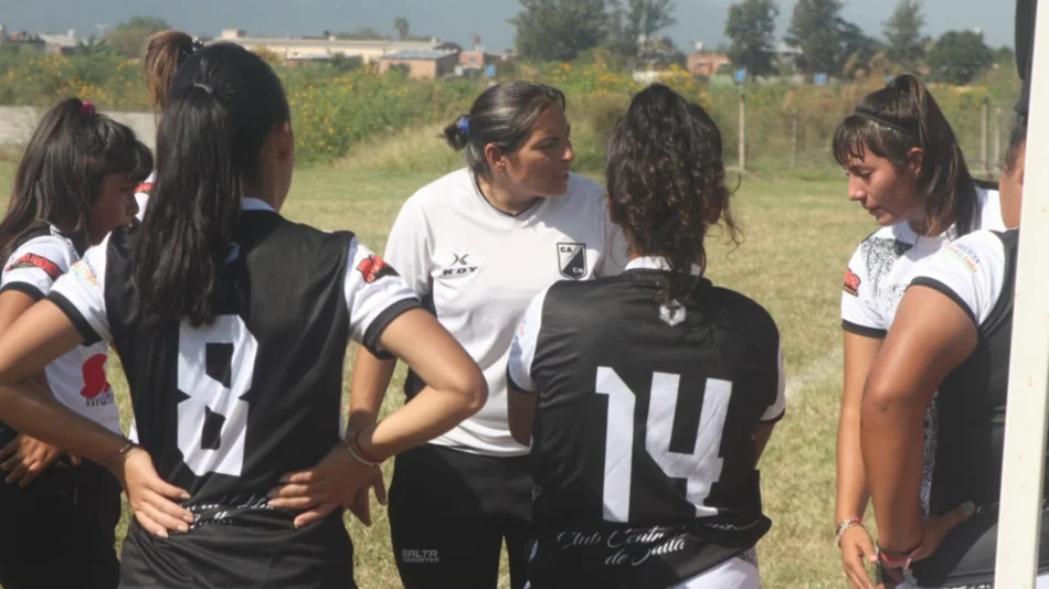 A pesar de la incertidumbre, el fútbol femenino salteño no para la pelota