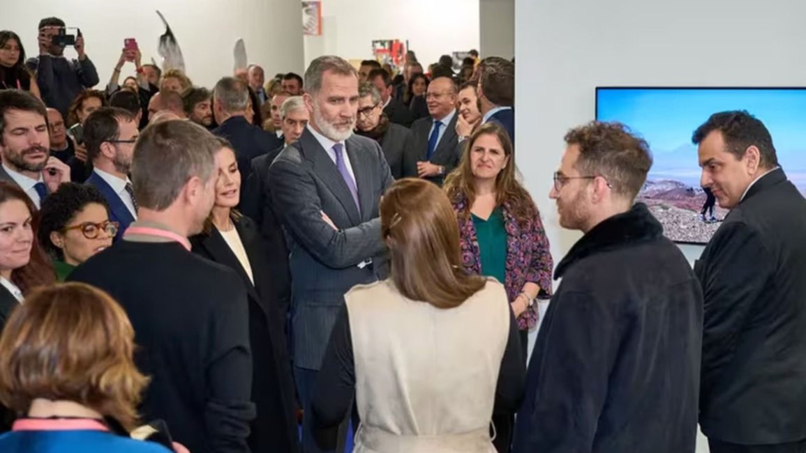 Orgullo salteño: los reyes de España visitaron la Galería Remota en Madrid