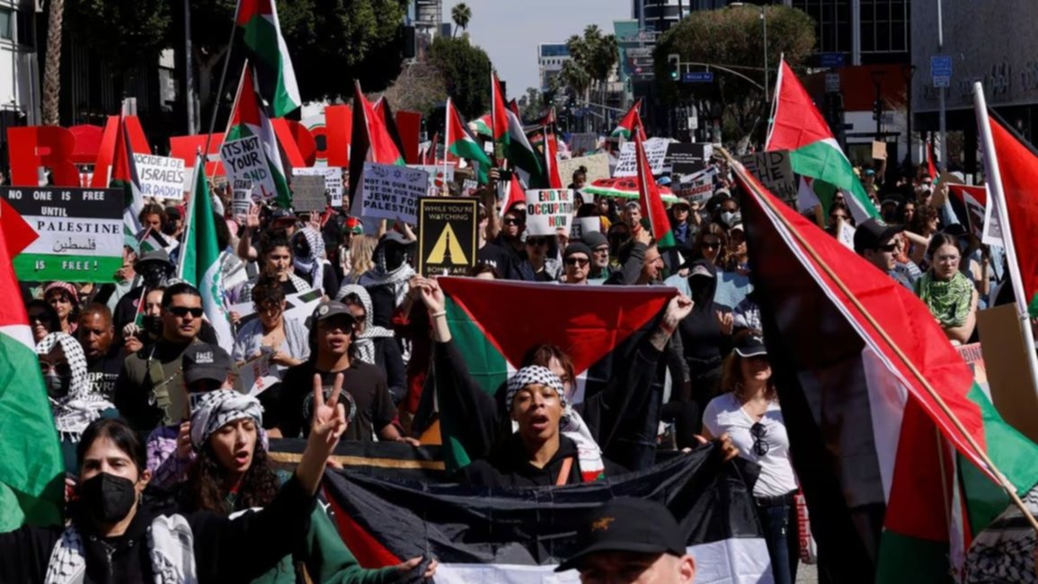 Premios Oscar: protestas en contra de la guerra de Gaza en el arranque de la alfombra roja