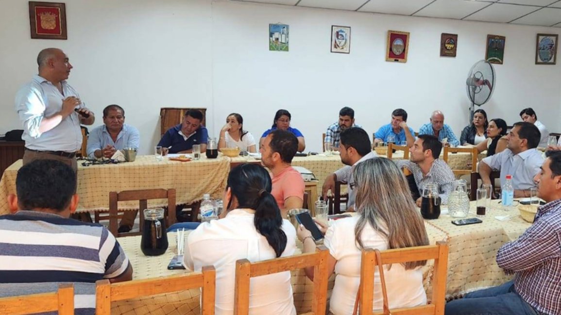  Intendentes acuerdan negociar paritarias cuando tengan fondos