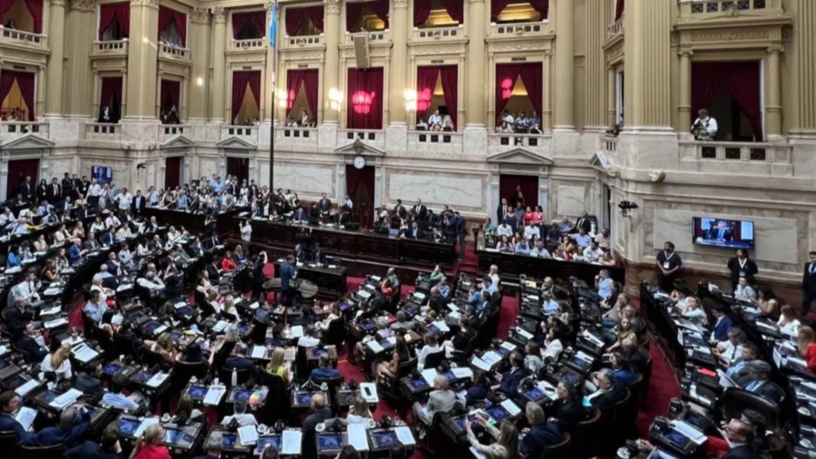 Se cayó la sesión pedida por la oposición para tratar la reforma jubilatoria: la UCR no dio quórum y ayudó al oficialismo