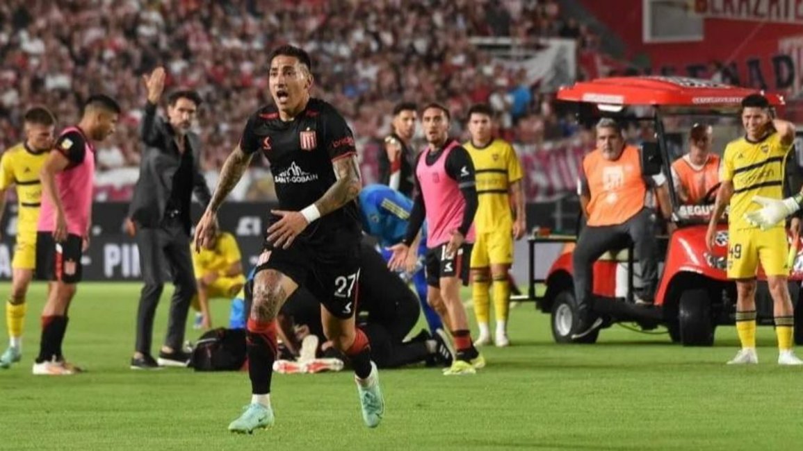 Dramático: un jugador de Estudiantes convulsionó en medio del partido con Boca