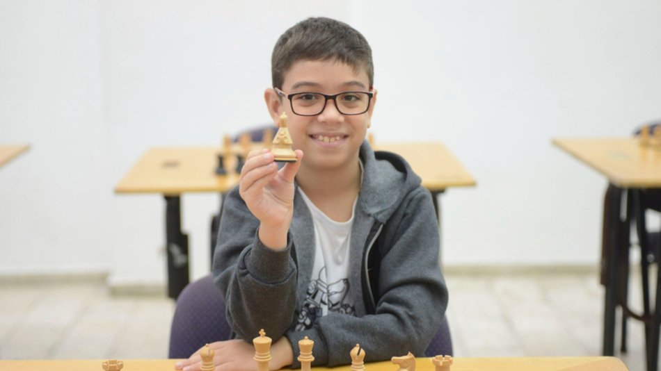 Faustino Oro, el niño prodigio argentino que brilla en el ajedrez