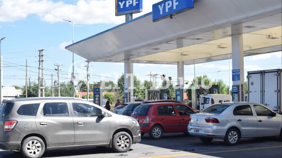 Se viene un nuevo aumento de la nafta: cuánto costaría el litro en Salta desde el lunes