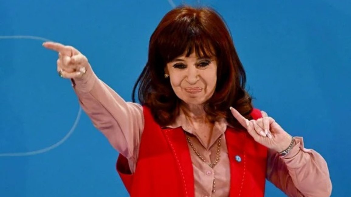 Cristina Kirchner contra Javier Milei: "Dijiste la misma cantinela de siempre y se te trababa la lengua"